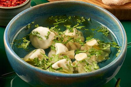 Бульон с мини-хинкали