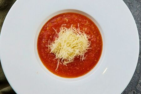 Томатный суп с сыром