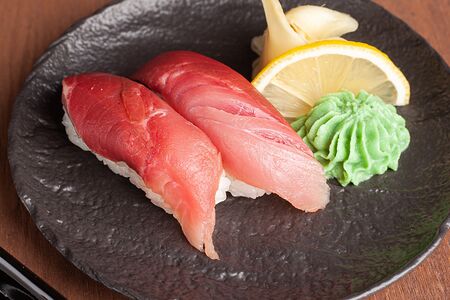 Хамачи суши