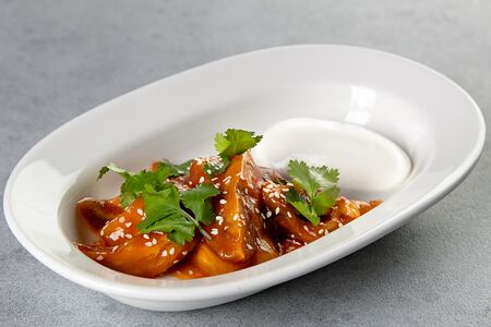 Запеченный острый баклажан