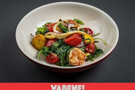 Салат теплый с морепродуктами