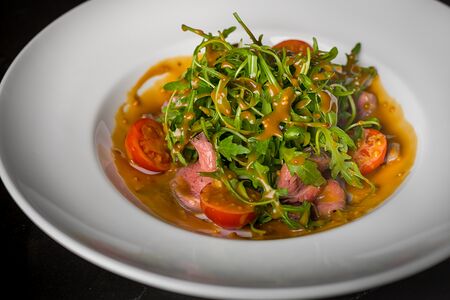 Салат с ростбифом и грибами