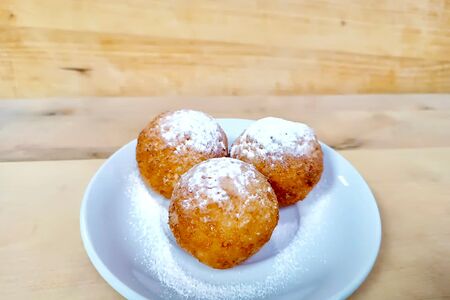 Пончики творожные