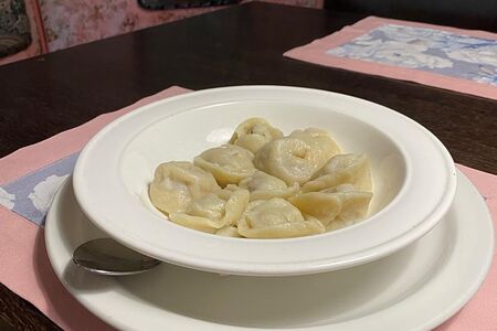 Пельмени мясные с бульоном