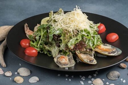 Салат с морепродуктами