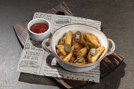 Картофель по-деревенски с беконом и халапеньо