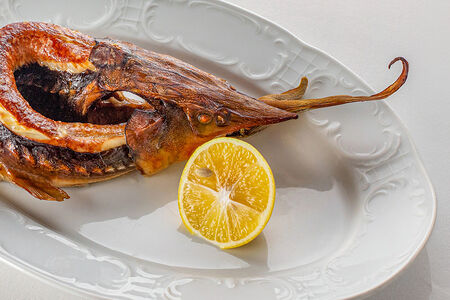 Стерлядь подкопченная