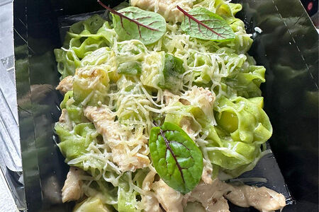 Паста с курицей и цуккини