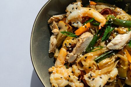 Wok Курица-креветка