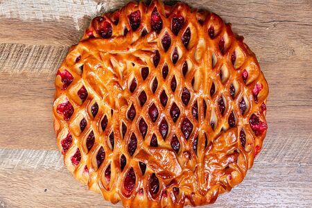 Пирог с черной смородиной