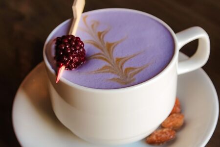 Ежевичный латте