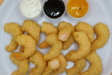 15 креветок в панировке с соусом на выбор