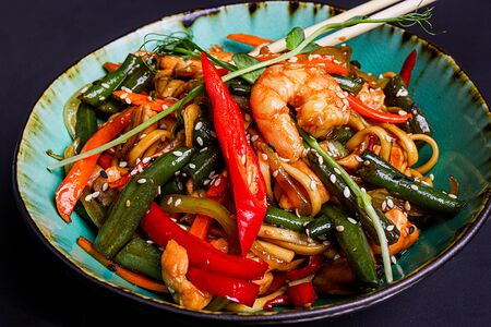 Вок морепродукты