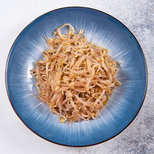 Салат из соевых ростков