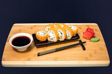 Ролл Калифорния Хот со снежным крабом