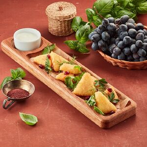 Жареный сыр Сулугуни с соусом Мацони