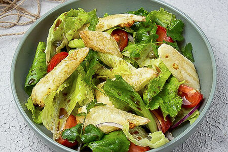 Салат с жареным домашним сыром