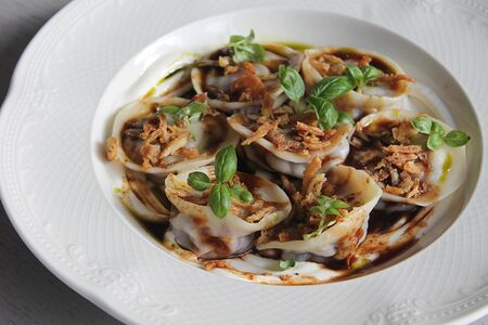 Пельмени со свининой и белыми грибами