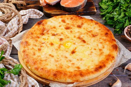 Пирог Осетинский с семгой, брокколи и сыром большой