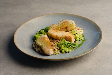 Филе судака с копченым киноа