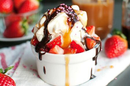 Мороженое с фруктами