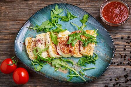 Жареный сыр халуми