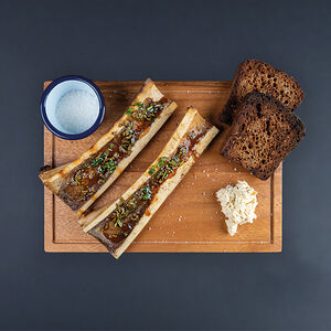 Ոսկրածուծ տրյուֆելի սոուսով