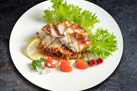 Салат с угрем