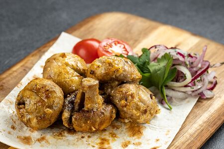 Шампиньоны на мангале