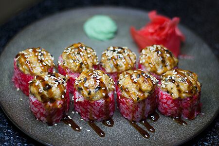 Запеченный ролл с угрем