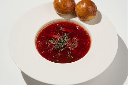 Домашний борщ с пампушками