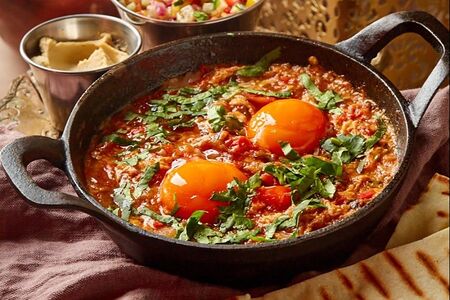 Шакшука с хрустящей питой