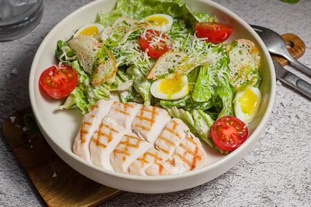 Цезарь с цыплёнком