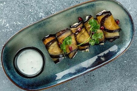 Рулетики из баклажанов