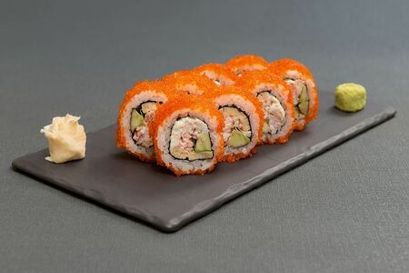 Ролл Калифорния с крабом