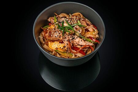 Вок с курицей