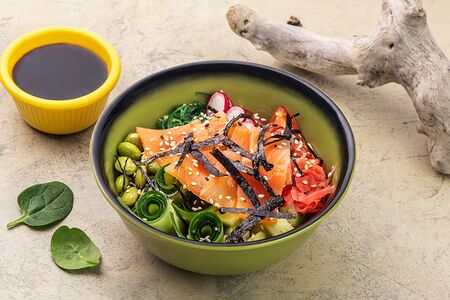 Поке с лососем