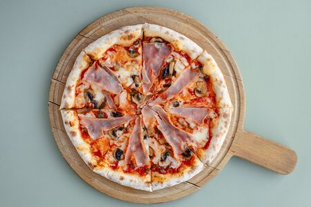 Ветчина и грибы