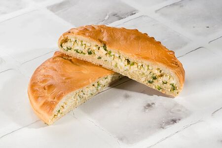 С яйцом и луком