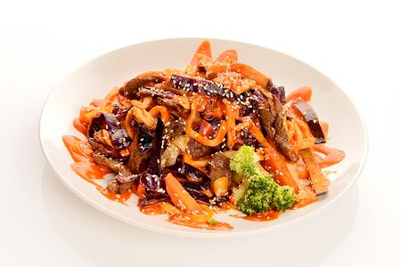 Лапша Вок со свининой и соусом острый чили