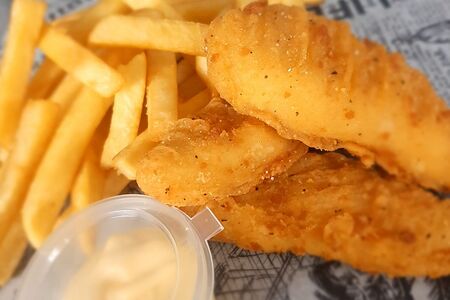 Куриные стрипсы и фри
