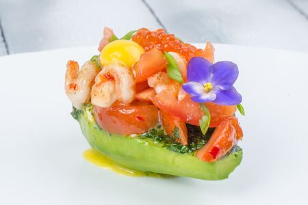 Креветка в авокадо, чимичурри