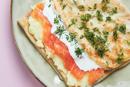 Блин с форелью по-карельски