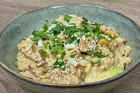 Пшеничная лапша с курицей