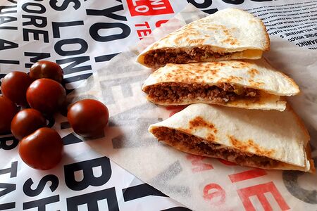 Кесадилья с мраморной говядиной