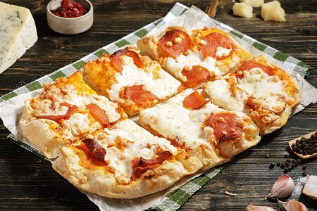 Пицца римская Пепперони (20х30 см)