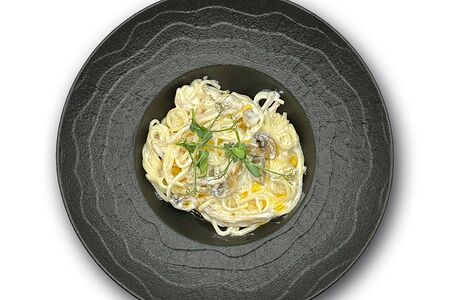 Паста с курицей и грибами