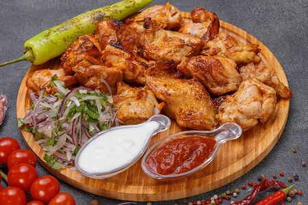 Килограмм шашлыка из куриного бедра