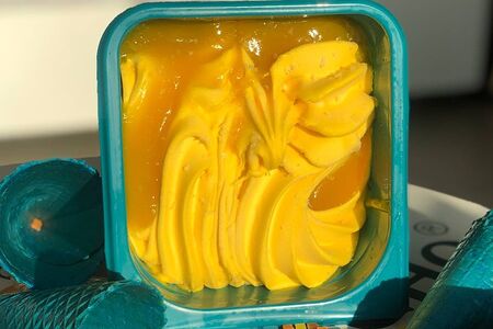 Мороженое Манго-гуава в мини-ванне
