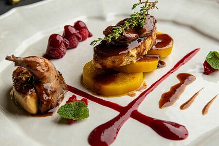 Фуа-гра с перепелкой и грушей в шафране